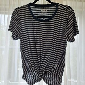 Hollister Black and Gray Tie Front Short Sleeve T-Shirt